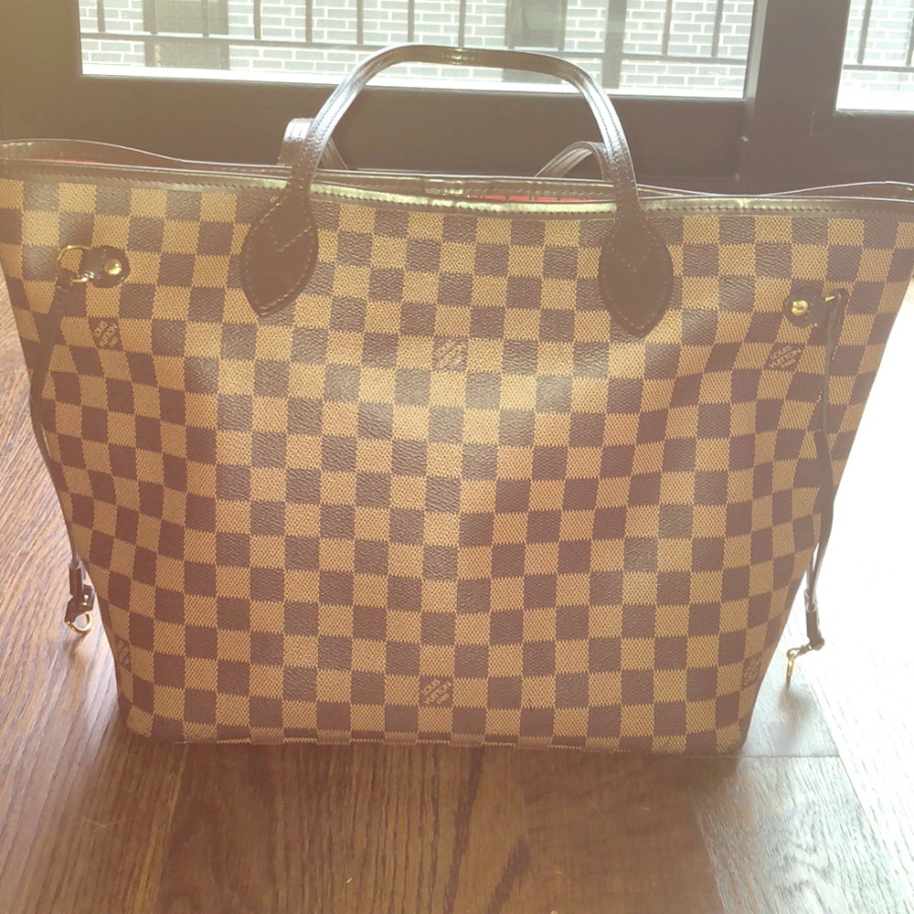 Louis Vuitton Never Full